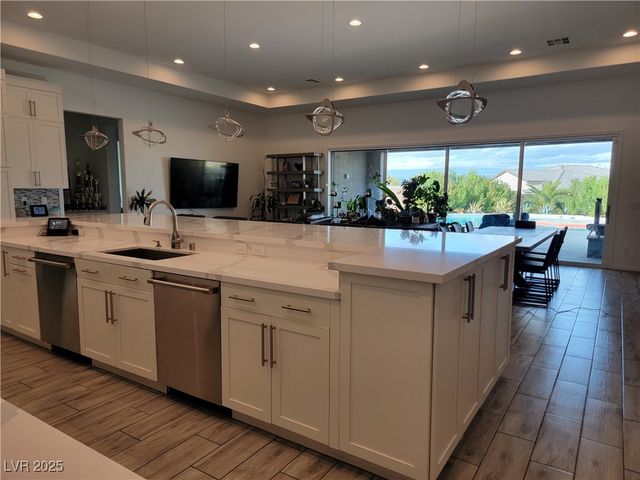 8740 South Pioneer Way, Las Vegas, NV 89113