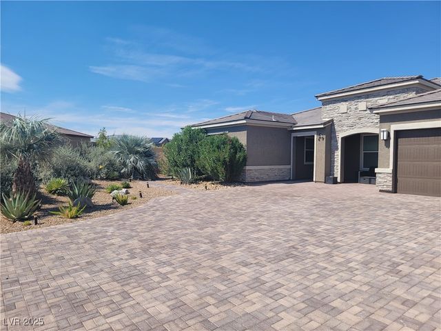 8740 South Pioneer Way, Las Vegas, NV 89113