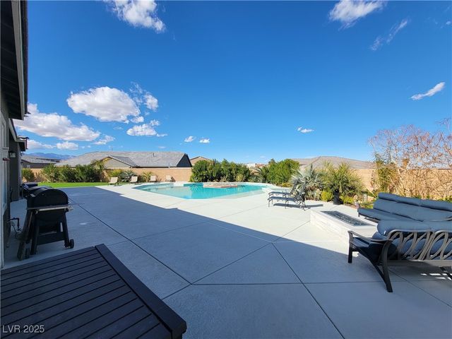 8740 South Pioneer Way, Las Vegas, NV 89113