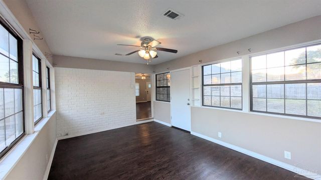 7524 Sandy Creek Dr, Pensacola, FL 32506