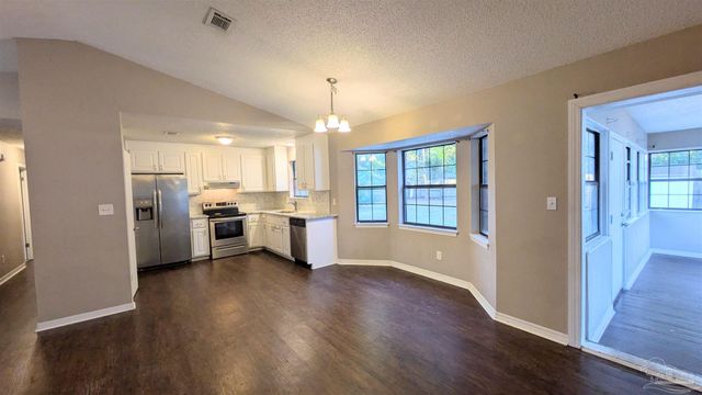 7524 Sandy Creek Dr, Pensacola, FL 32506