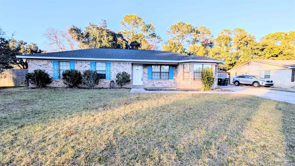 7524 Sandy Creek Dr, Pensacola, FL 32506