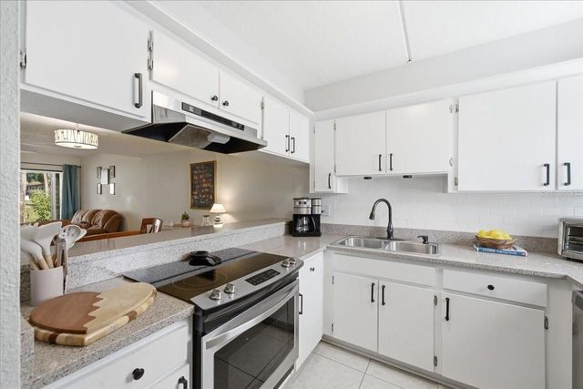 9209 SEMINOLE BOULEVARD 92, Seminole, FL 33772