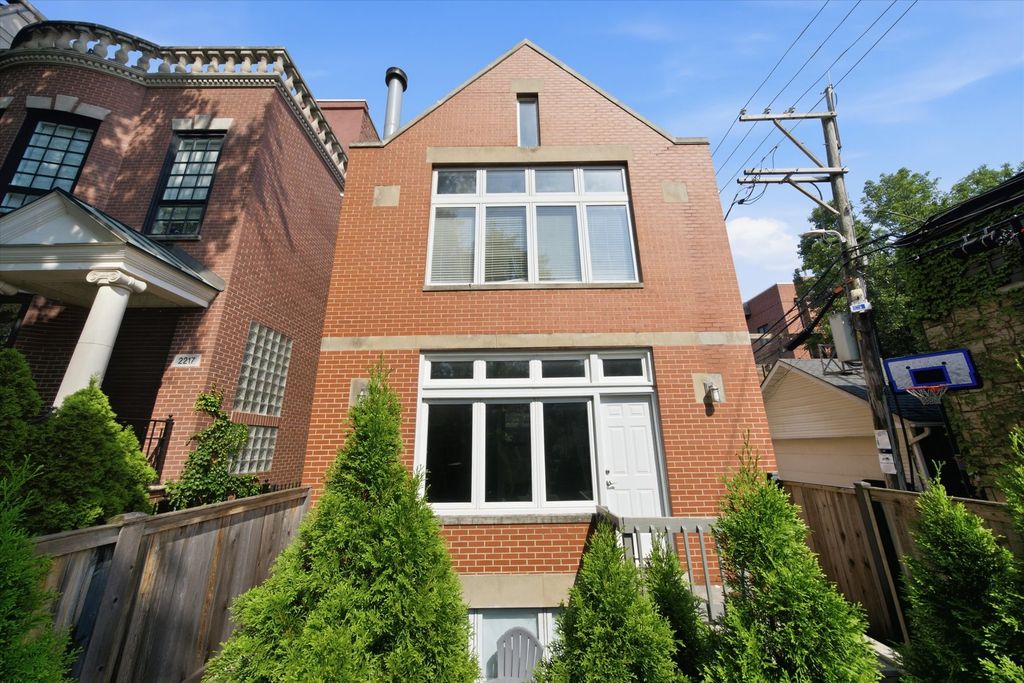 2215 N WAYNE Avenue A, Chicago, IL 60614 — exterior