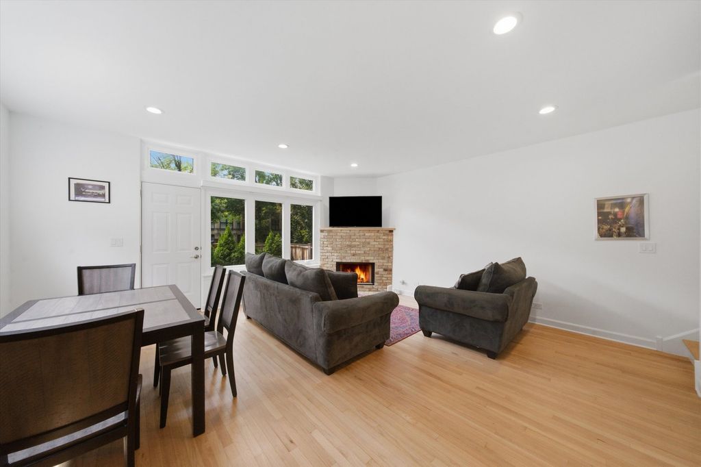 2215 N WAYNE Avenue A, Chicago, IL 60614 — photo 3
