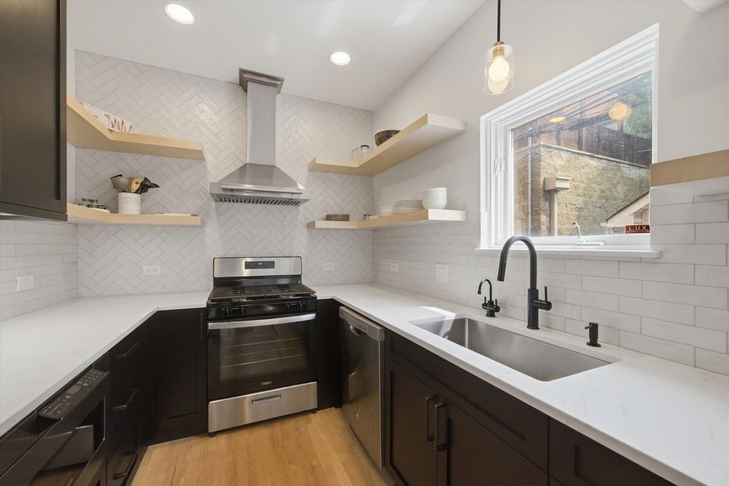 2215 N WAYNE Avenue A, Chicago, IL 60614 — photo 4