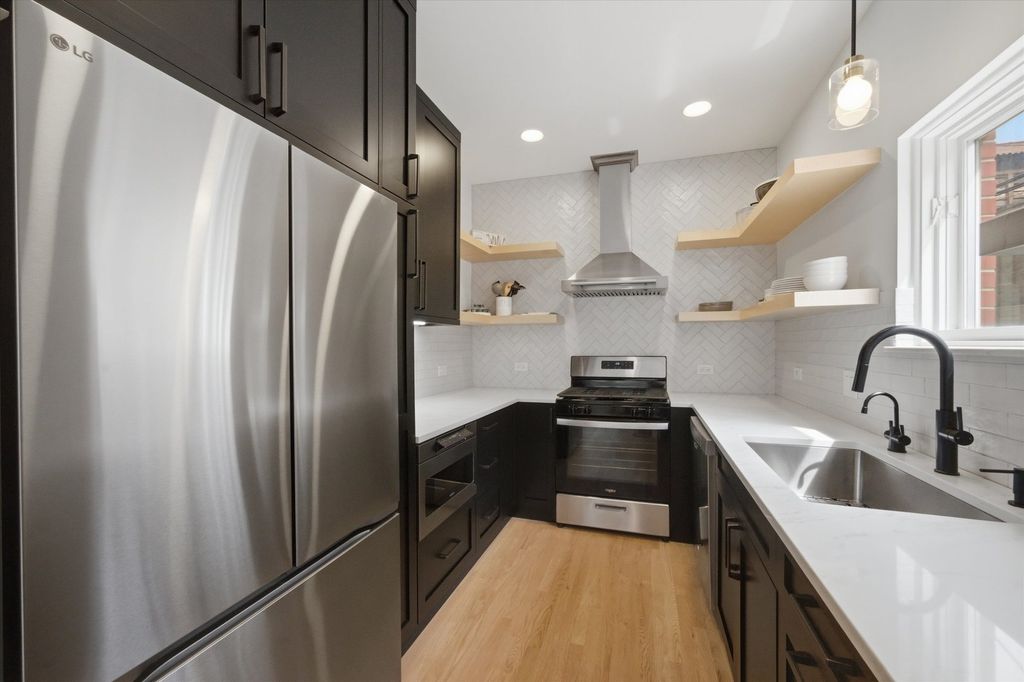 2215 N WAYNE Avenue A, Chicago, IL 60614 — photo 5