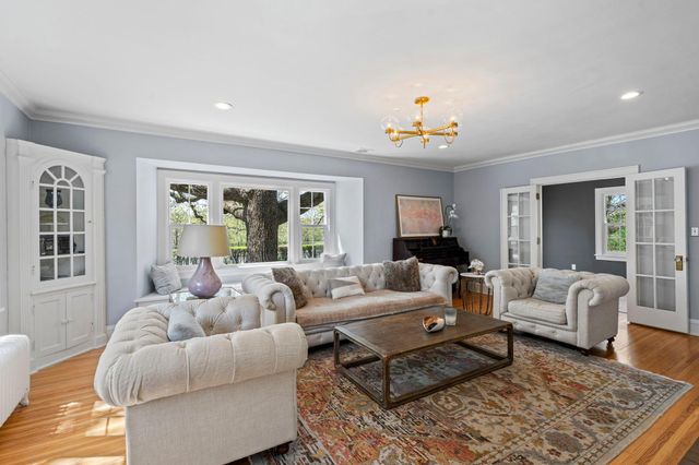 1633 E River Parkway, Minneapolis, MN 55414