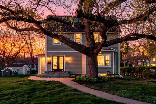 1633 E River Parkway, Minneapolis, MN 55414