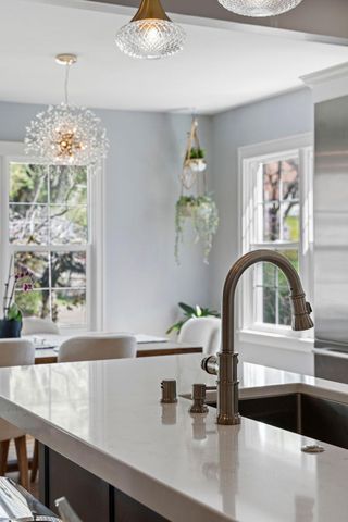 1633 E River Parkway, Minneapolis, MN 55414