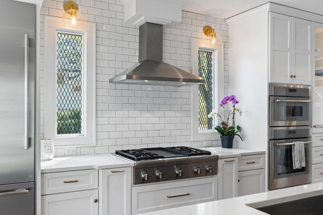 1633 E River Parkway, Minneapolis, MN 55414