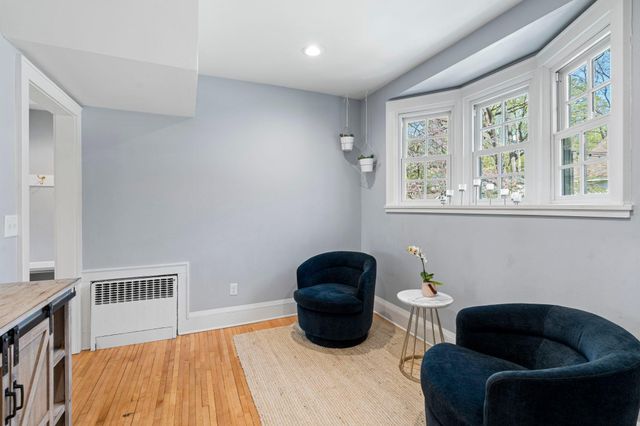 1633 E River Parkway, Minneapolis, MN 55414