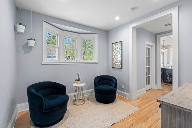 1633 E River Parkway, Minneapolis, MN 55414