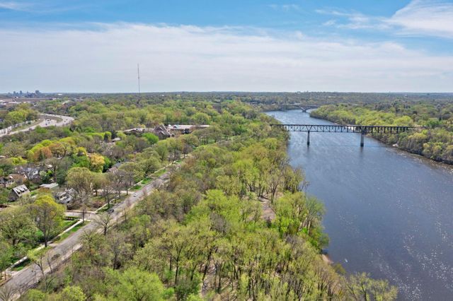 1633 E River Parkway, Minneapolis, MN 55414