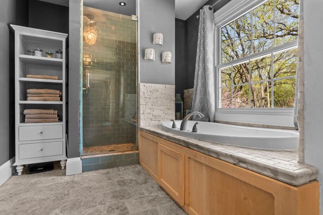 1633 E River Parkway, Minneapolis, MN 55414