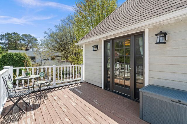 1633 E River Parkway, Minneapolis, MN 55414