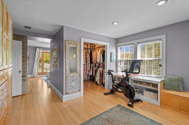 1633 E River Parkway, Minneapolis, MN 55414