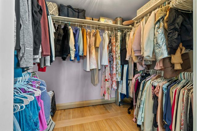 1633 E River Parkway, Minneapolis, MN 55414