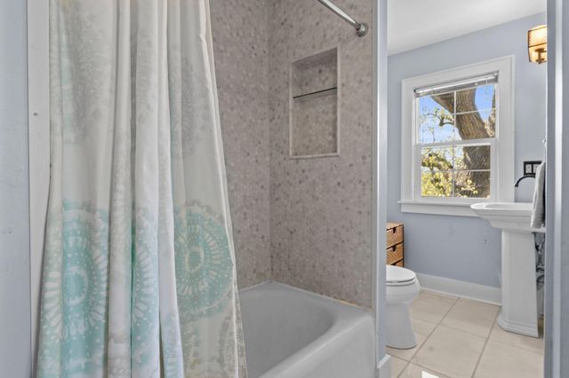 1633 E River Parkway, Minneapolis, MN 55414