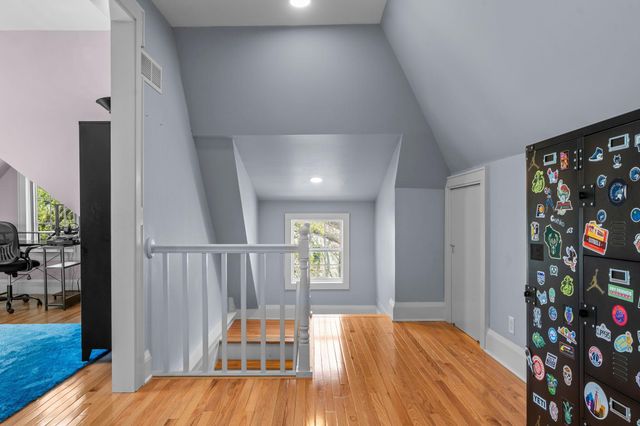 1633 E River Parkway, Minneapolis, MN 55414