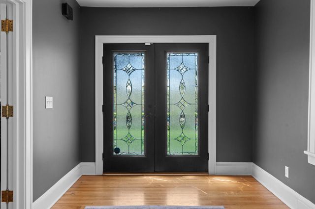 1633 E River Parkway, Minneapolis, MN 55414