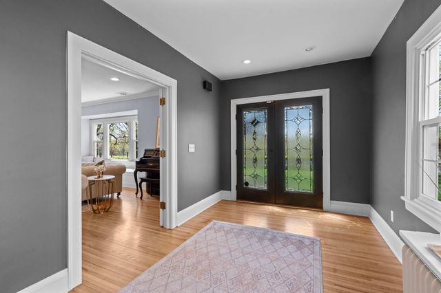 1633 E River Parkway, Minneapolis, MN 55414