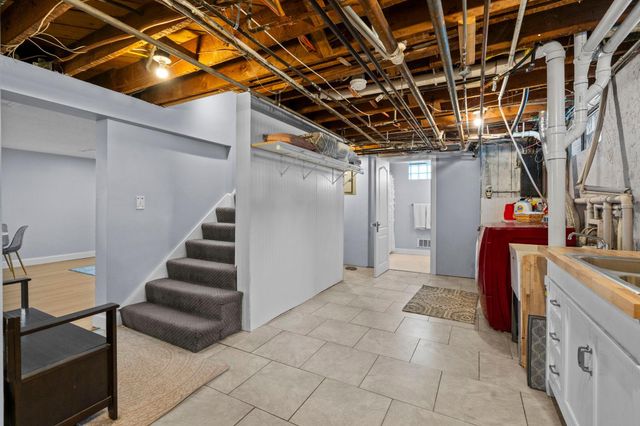 1633 E River Parkway, Minneapolis, MN 55414