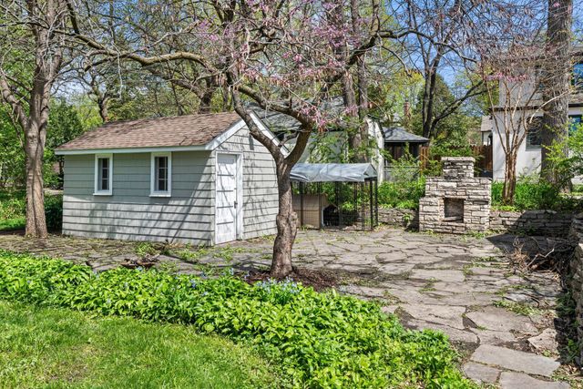 1633 E River Parkway, Minneapolis, MN 55414