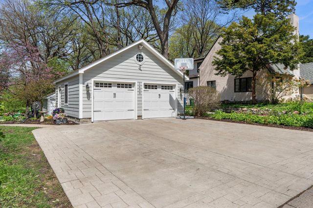1633 E River Parkway, Minneapolis, MN 55414
