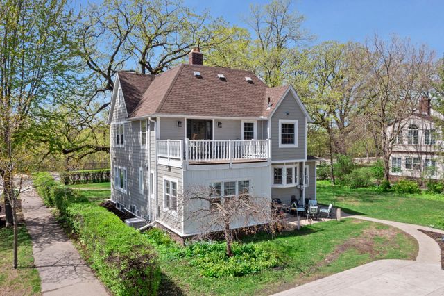 1633 E River Parkway, Minneapolis, MN 55414