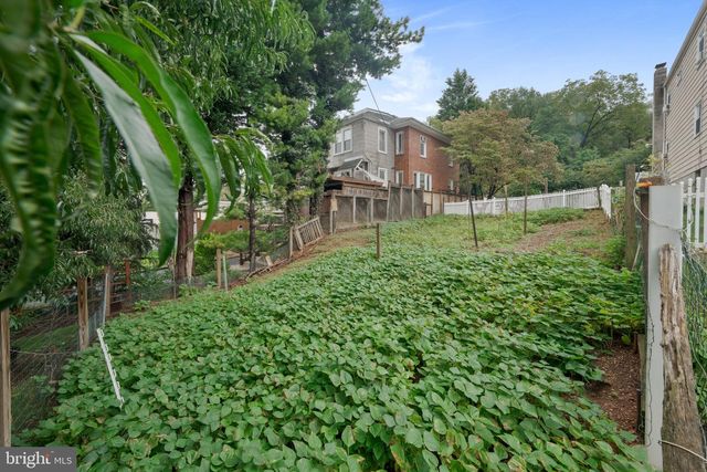 1126 N FRONT ST, Reading, PA 19601