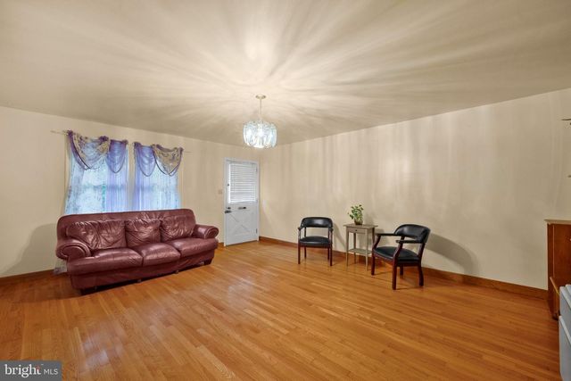 1126 N FRONT ST, Reading, PA 19601
