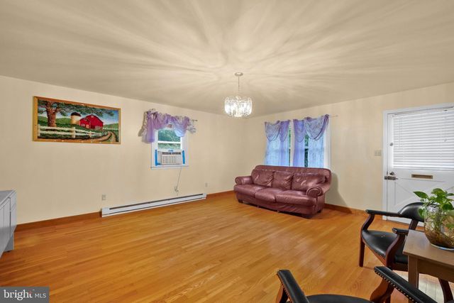 1126 N FRONT ST, Reading, PA 19601