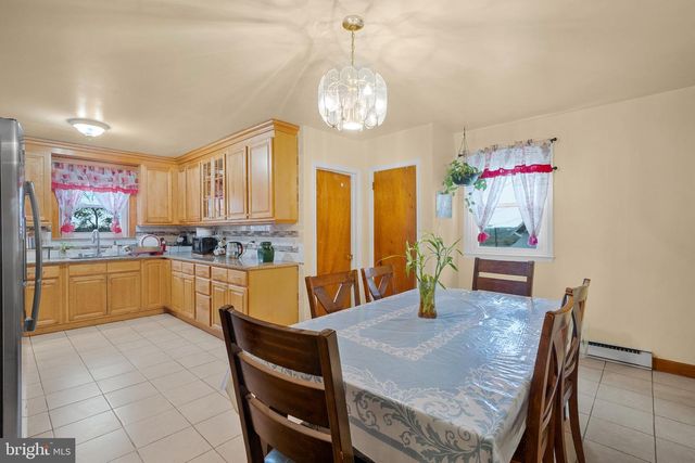 1126 N FRONT ST, Reading, PA 19601