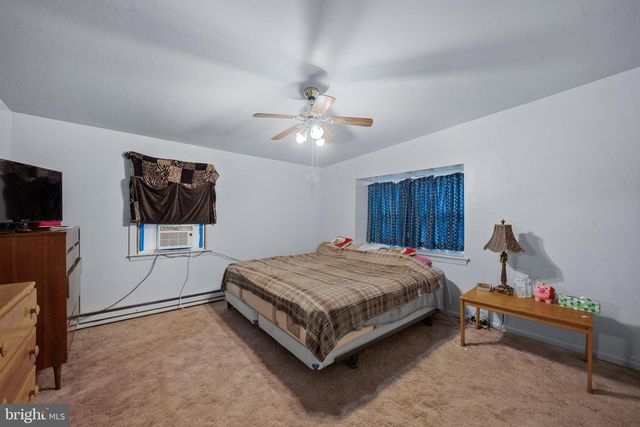 1126 N FRONT ST, Reading, PA 19601