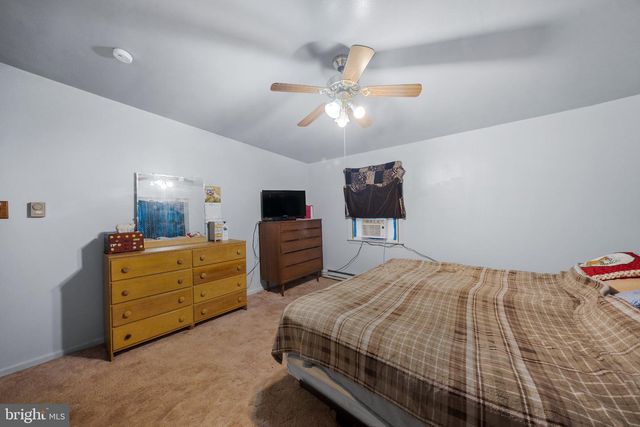 1126 N FRONT ST, Reading, PA 19601