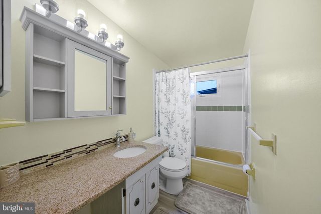 1126 N FRONT ST, Reading, PA 19601