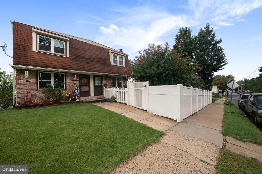 1126 N FRONT ST, Reading, PA 19601
