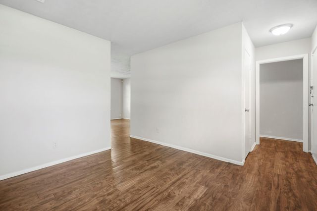 306 Pear Street, La Marque, TX 77568