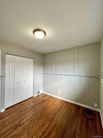 14371 TRENTON Road, Southgate, MI 48195