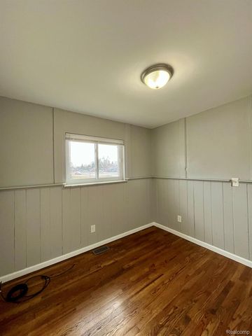 14371 TRENTON Road, Southgate, MI 48195