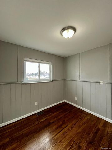 14371 TRENTON Road, Southgate, MI 48195