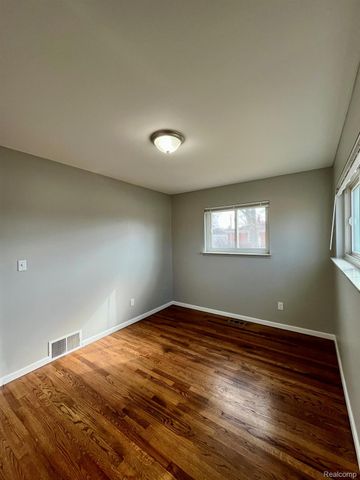 14371 TRENTON Road, Southgate, MI 48195