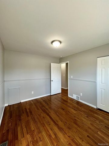 14371 TRENTON Road, Southgate, MI 48195