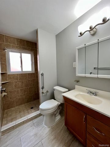 14371 TRENTON Road, Southgate, MI 48195