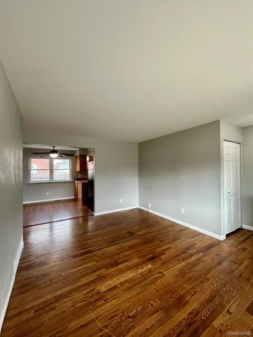 14371 TRENTON Road, Southgate, MI 48195