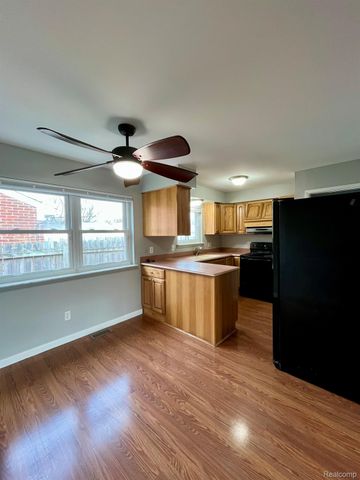 14371 TRENTON Road, Southgate, MI 48195