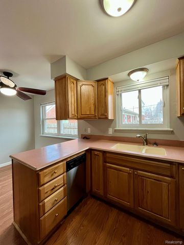 14371 TRENTON Road, Southgate, MI 48195