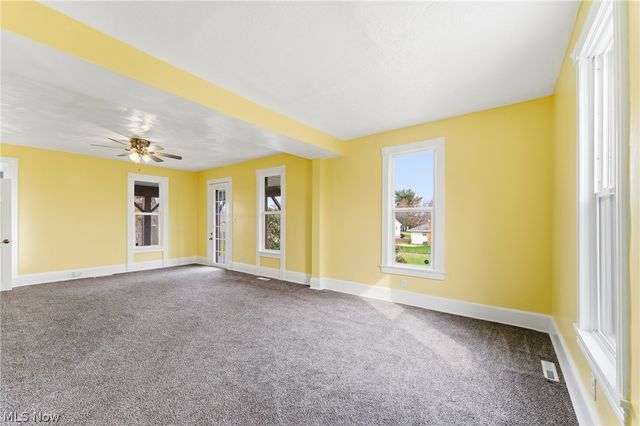 563 Geneva Avenue, Struthers, OH 44471