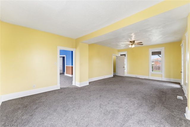 563 Geneva Avenue, Struthers, OH 44471